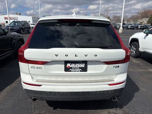 Used 2019 Volvo XC60 T5 Momentum w/ Premium Package image 5