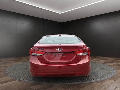 Used 2013 Hyundai Elantra GLS w/ Preferred Pkg FWD image 7