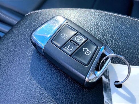 Used 2021 Volkswagen Atlas SE image 14