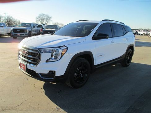 Certified 2024 GMC Terrain AT4 image 10