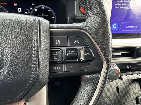 Used 2024 Toyota Tacoma TRD Off-Road image 8