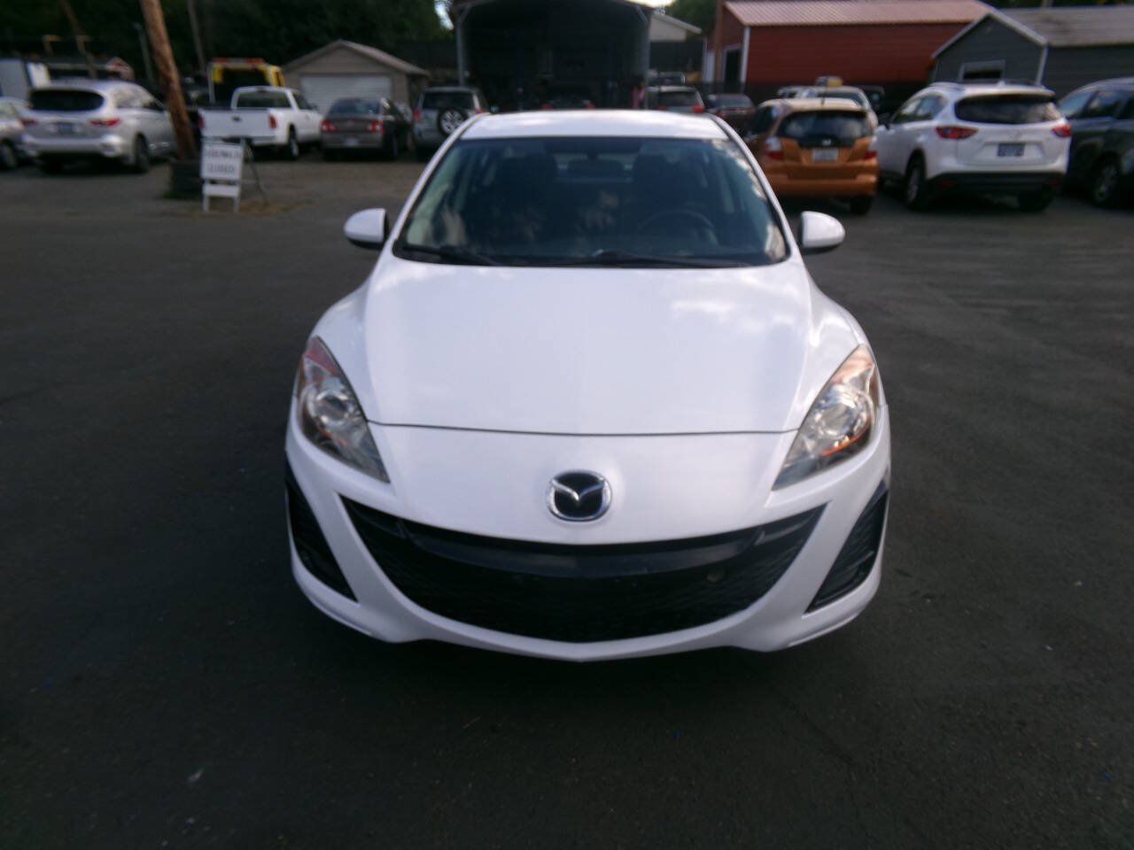 Used 2011 MAZDA MAZDA3 i Touring FWD image 2