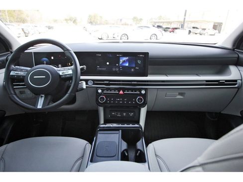 Used 2026 Hyundai Tucson Limited image 11