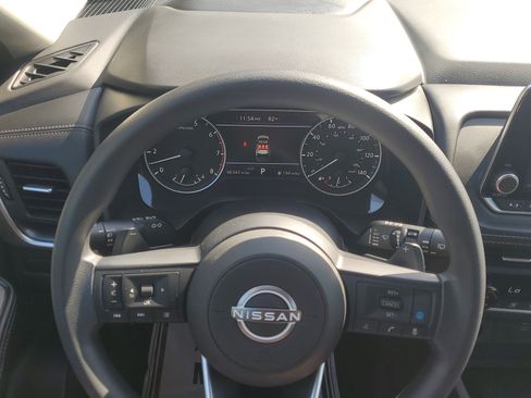 Used 2024 Nissan Rogue SV image 20