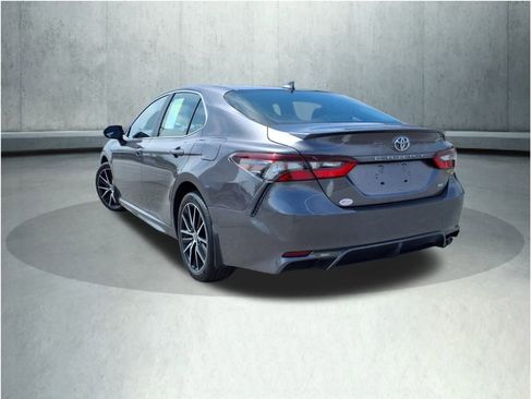 Certified 2022 Toyota Camry SE image 21