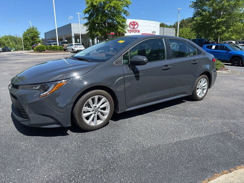 Used 2025 Toyota Corolla LE w/ LE Premium Package FWD image 1