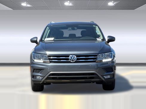 Used 2018 Volkswagen Tiguan SEL FWD image 5