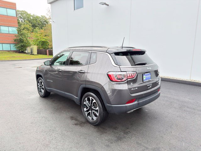Used 2023 Jeep Compass Limited w/ Sun and Sound Group AWD/4WD image 9