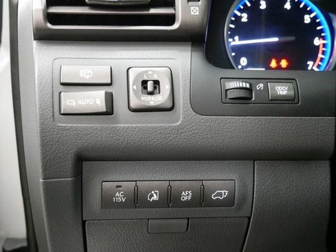 Used 2009 Lexus LX 570 4WD image 16