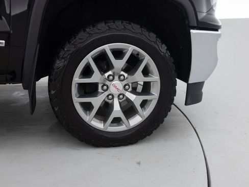 Used 2018 GMC Sierra 1500 SLT AWD/4WD image 19