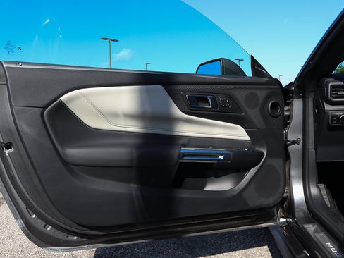 Used 2025 Ford Mustang GT Premium RWD image 13