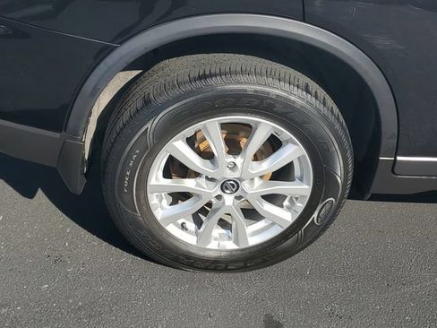 Used 2019 Nissan Rogue S AWD/4WD image 5