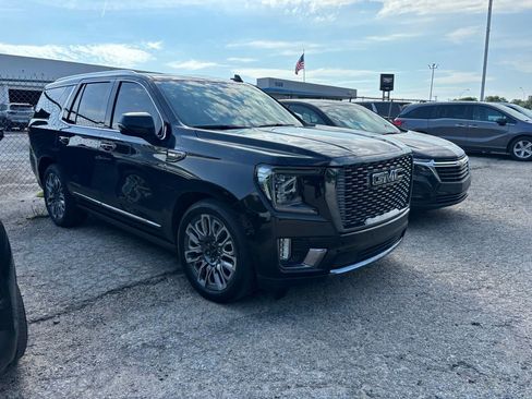 Used 2024 GMC Yukon Denali Ultimate AWD/4WD image 3