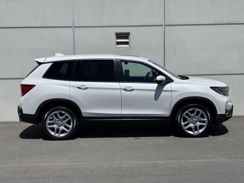 Used 2024 Honda Passport EX-L image 2