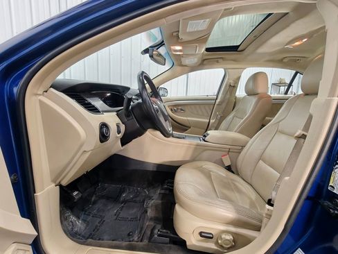Used 2013 Ford Taurus SEL FWD image 25