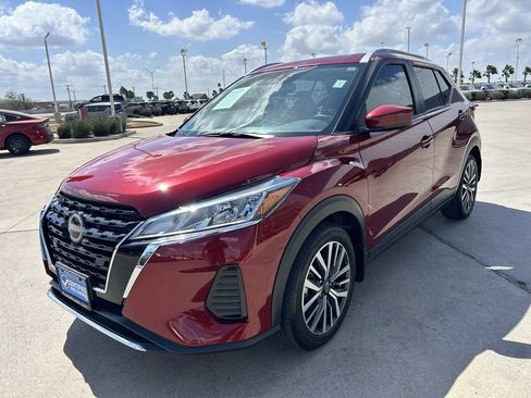 Certified 2024 Nissan Kicks SV image 3