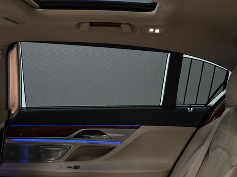 Used 2022 BMW ALPINA B7 xDrive w/ Luxury Rear Seating Package image 41