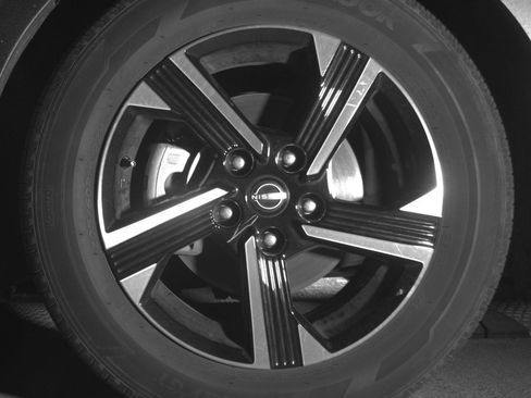 Used 2025 Nissan Sentra SV FWD image 12