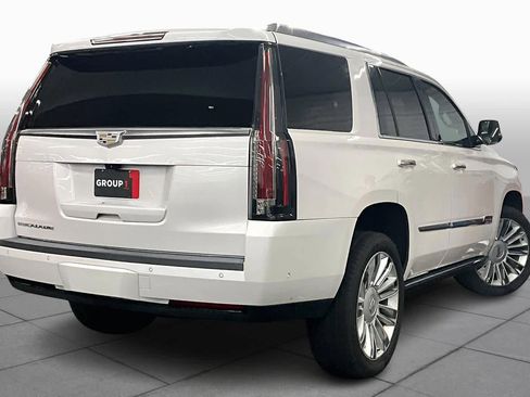 Used 2019 Cadillac Escalade Platinum image 12