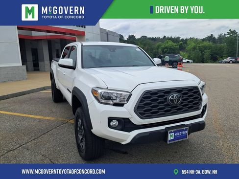 Used 2021 Toyota Tacoma TRD Off-Road w/ Technology Package AWD/4WD image 8