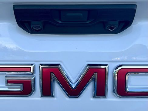 New 2026 GMC Sierra 1500 Elevation image 13
