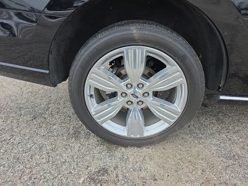 Used 2024 Ford Expedition Platinum AWD/4WD image 12