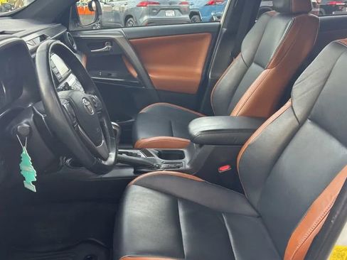 Used 2017 Toyota RAV4 SE image 2