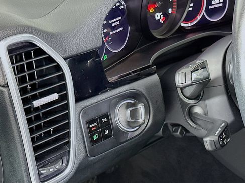 Certified 2020 Porsche Cayenne AWD/4WD image 11