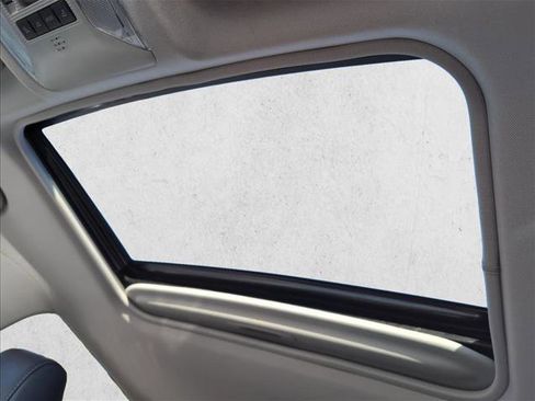 Used 2022 Toyota RAV4 Limited image 15