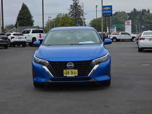 Used 2024 Nissan Sentra SV image 3