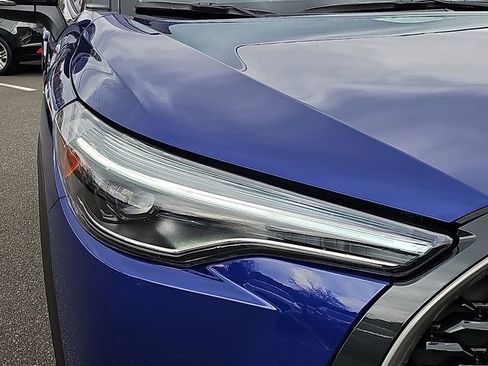 Used 2025 Toyota Corolla Cross XLE w/ Convenience Package AWD/4WD image 9