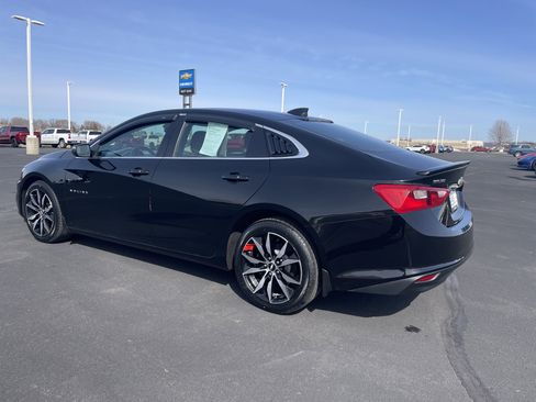 Used 2018 Chevrolet Malibu LT image 3