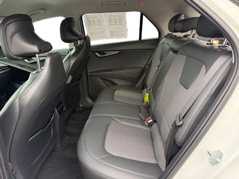 Used 2024 Kia Niro Wind FWD image 16