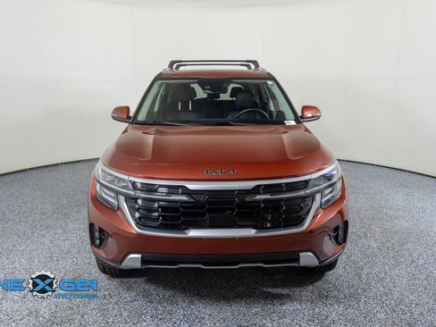 Used 2025 Kia Seltos SX w/ SX Sunroof Package AWD/4WD image 2