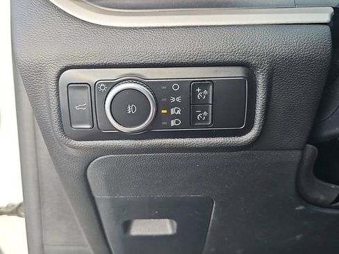 Used 2023 Ford Explorer XLT w/ Equipment Group 202A RWD image 31