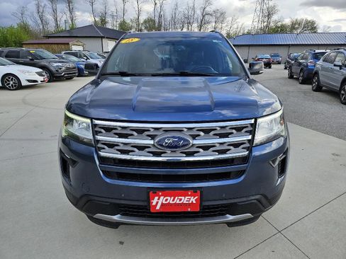 Used 2018 Ford Explorer XLT w/ Equipment Group 202A AWD/4WD image 2