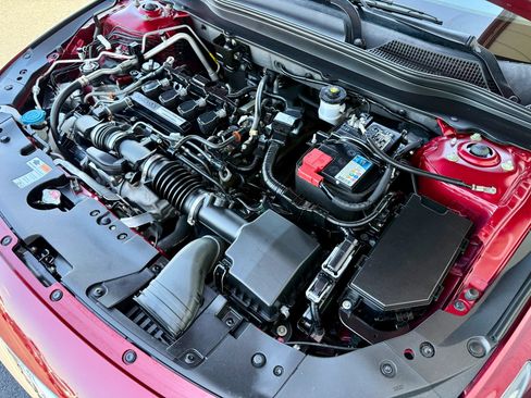 Used 2018 Honda Accord Touring image 11