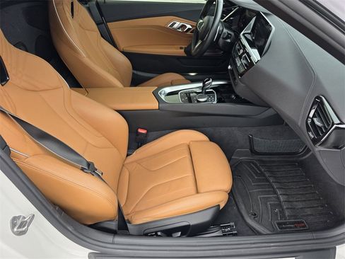 Certified 2022 BMW Z4 M40i w/ Premium Package image 23