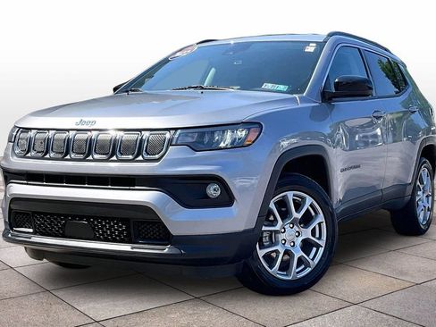 Used 2022 Jeep Compass Latitude AWD/4WD image 2