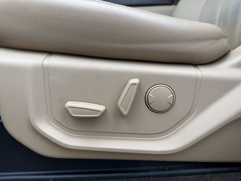 Used 2020 Ford F150 Lariat w/ Equipment Group 501A Mid image 13