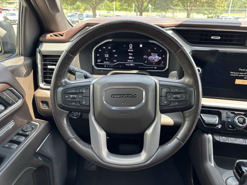 Used 2023 GMC Sierra 1500 Denali w/ Denali Reserve Package AWD/4WD image 18