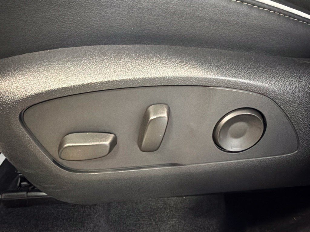 Used 2026 Buick Enclave Preferred AWD/4WD image 21