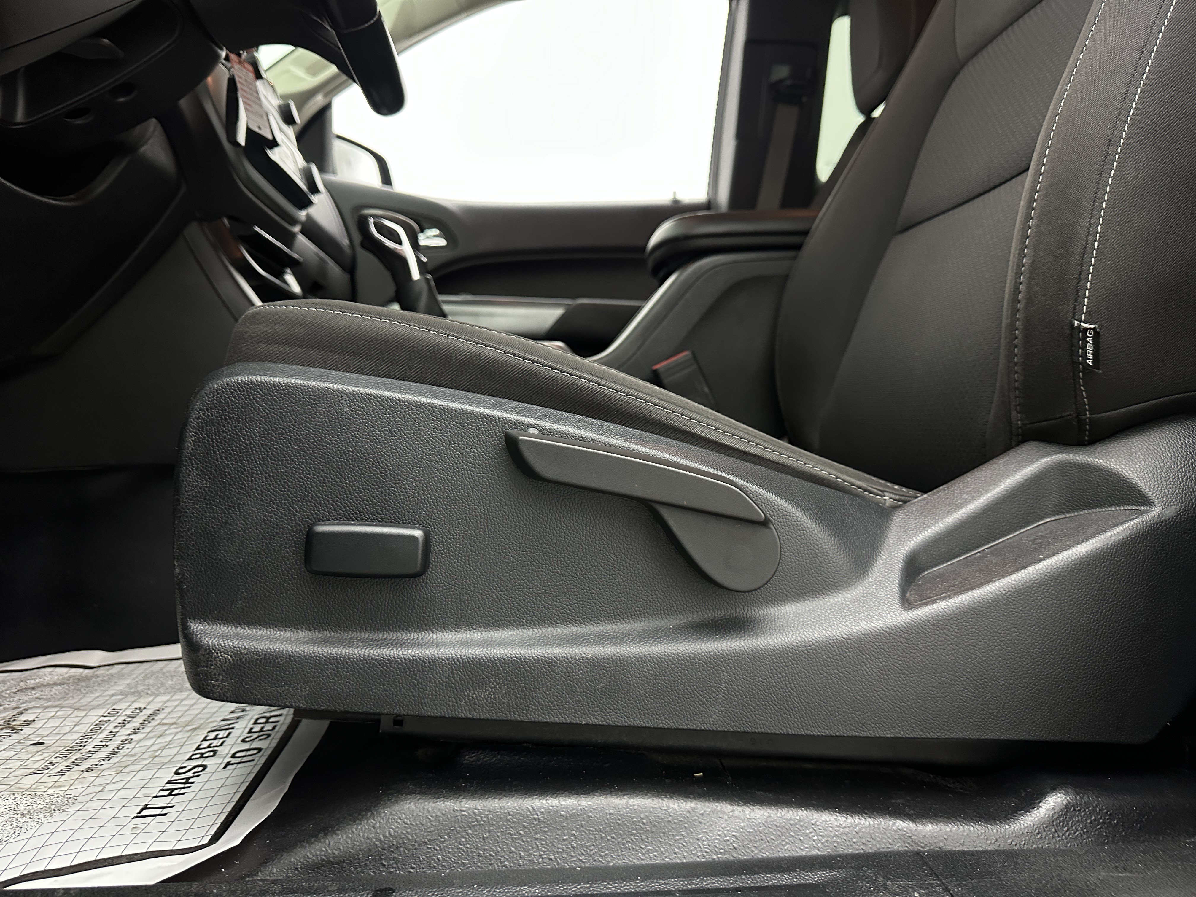 Used 2022 Chevrolet Colorado LT w/ Fleet Safety Package RWD image 13