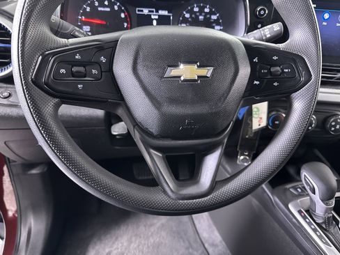 Used 2024 Chevrolet Trax LS image 47