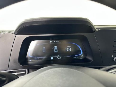 Used 2025 Hyundai Elantra SE image 17