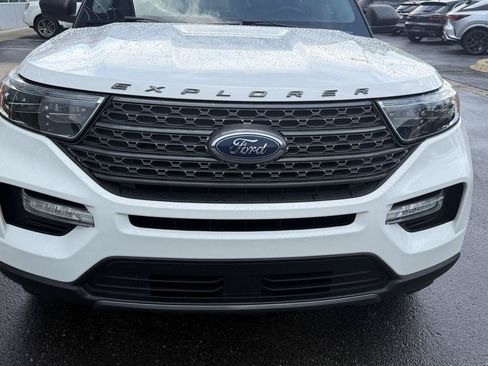 Used 2021 Ford Explorer XLT w/ Equipment Group 202A AWD/4WD image 5