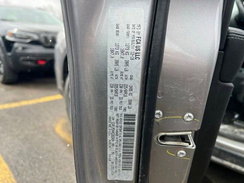 Used 2019 Jeep Cherokee Limited AWD/4WD image 21