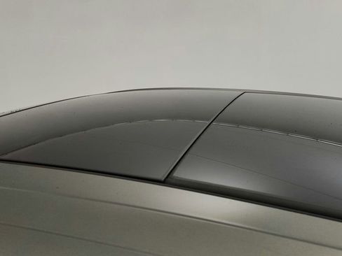 Used 2025 Porsche Macan Electric w/ Premium Package image 10