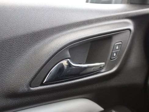 Used 2025 Chevrolet Trax LT w/ Driver Confidence Package FWD image 6
