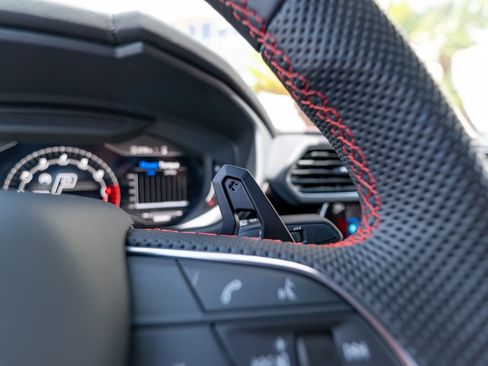Used 2022 Lamborghini Urus AWD/4WD image 13
